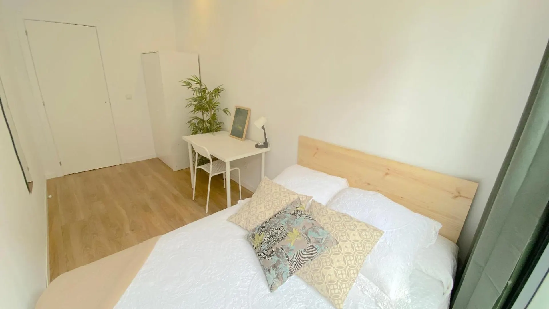 Premium Serenity Rooms Seville 0*,