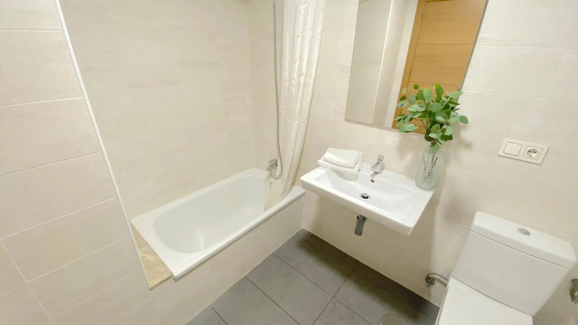 Premium Serenity Rooms Seville Apartment